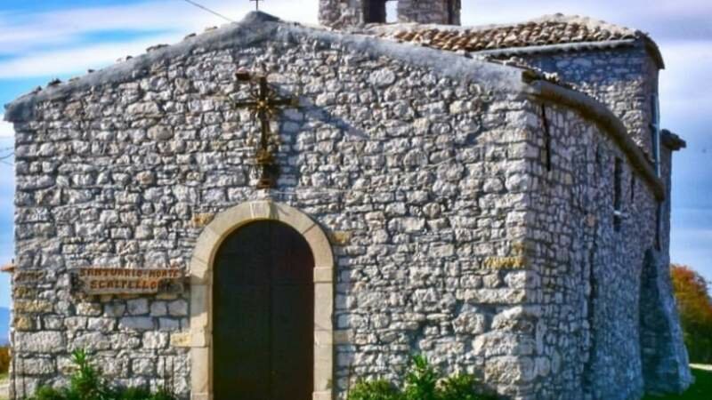 Resti umani in eremo a Castel di Iudica