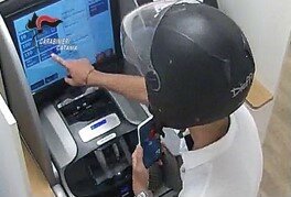 Truffa del finto carabiniere nel Catanese, arrestato 18enne