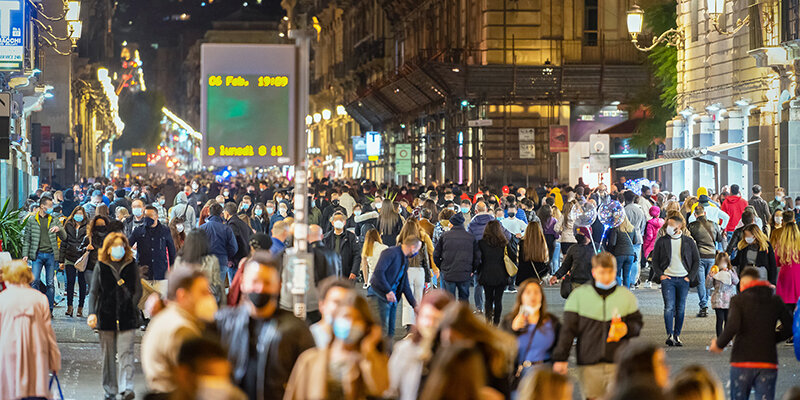 Home bar, i no-vax organizzano feste e veglioni