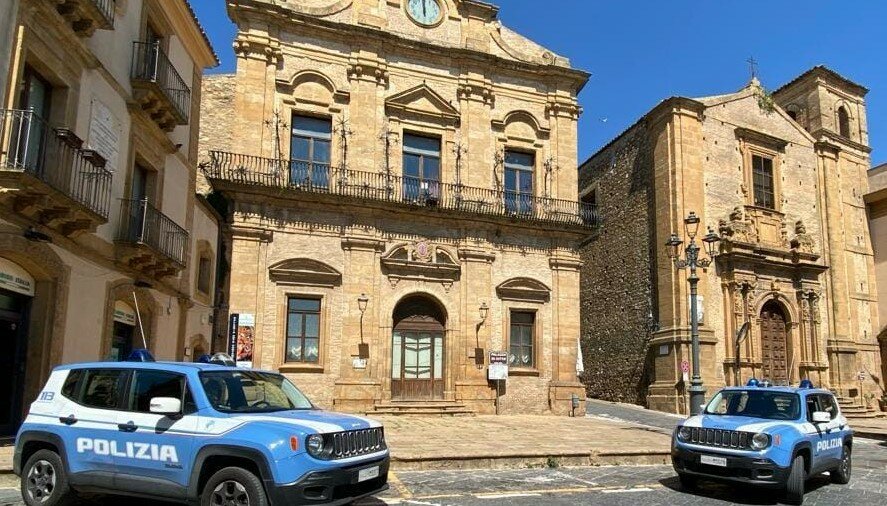 Anziani pestati e rapinati, marito e moglie in galera