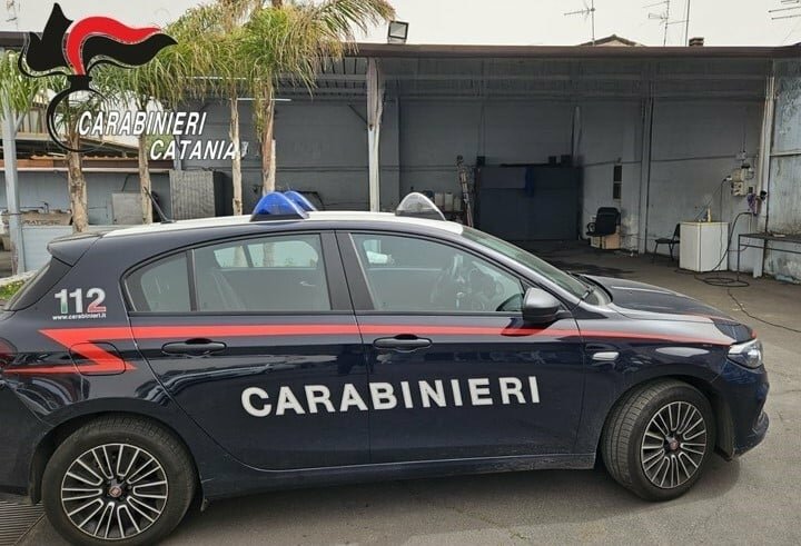 Sigilli all'autolavaggio abusivo in viale Rapisardi