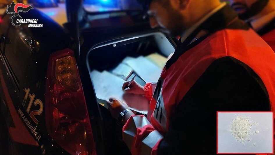 Nel condominio ogni tipo di droga e armi