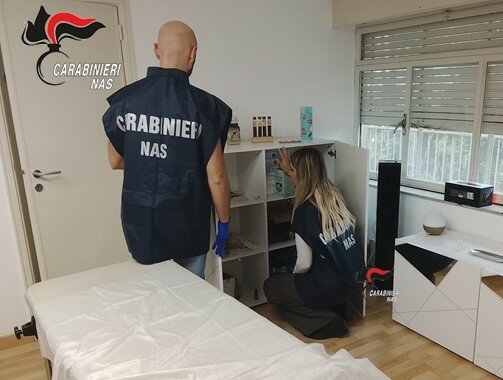Catania: denunciato il finto medico dei 'ritocchi'