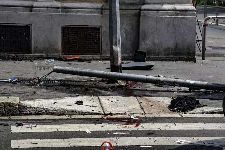 Investito sulle strisce da un'auto: muore 25enne