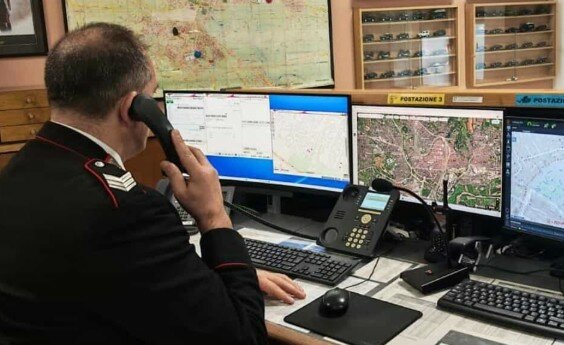 Carabiniere rimane 50 minuti al telefono per salvare una vita