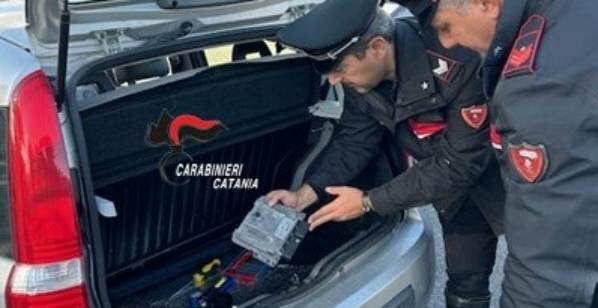 Catania, fermati col kit del perfetto ladro d'auto