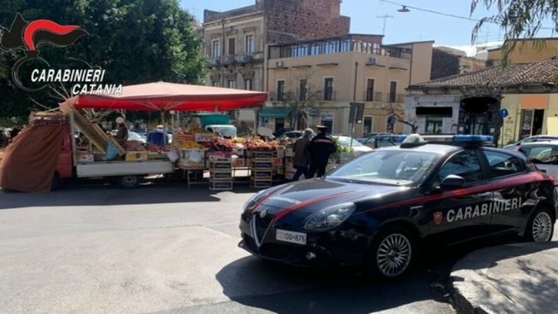 Ambulanti abusivi, multe per 12.000 euro