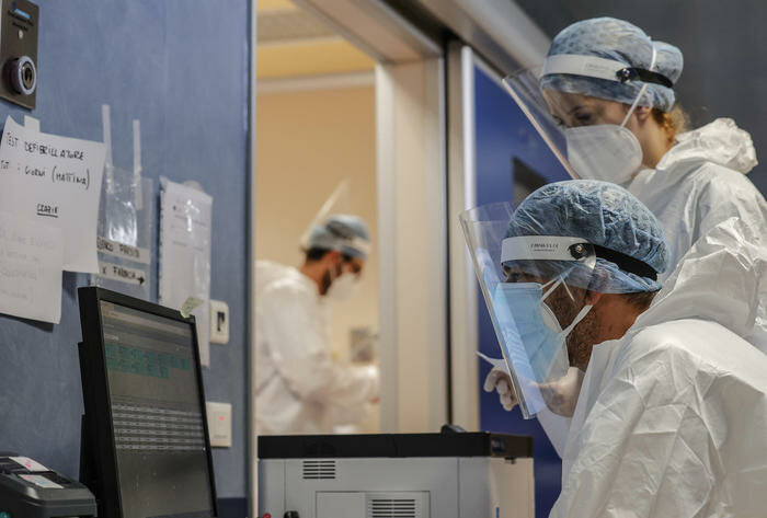 Sicilia, l'altalena del tasso di positivit&agrave;: torna al 13%