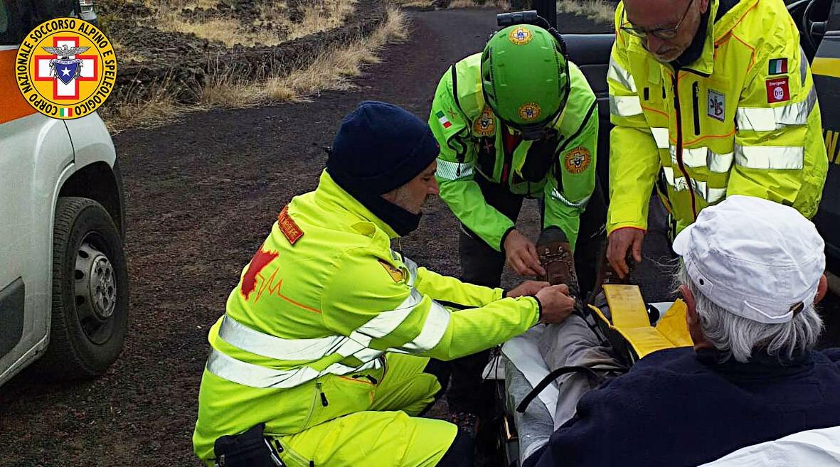 Etna: scivola sul ghiaccio, arriva il soccorso alpino
