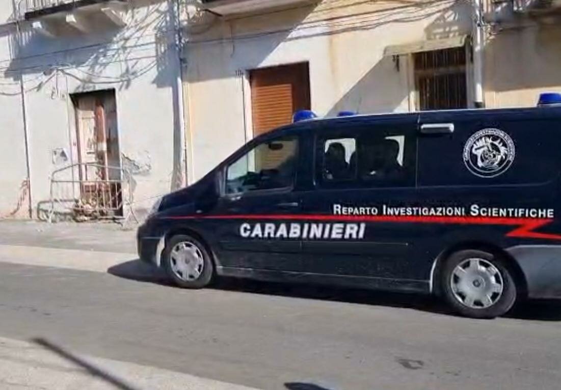 I Ris nella casa di Noemi, spunta un cellulare I Ris nella casa di Noemi, spunta un cellulare