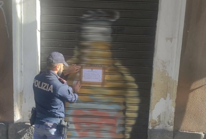 Droga nel minimarket catanese: 15 giorni di stop