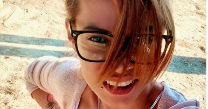 Ammazza la moglie a coltellate davanti ai figli