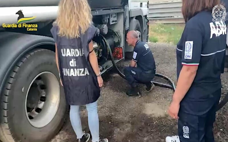 Truffa gasolio agricolo in Sicilia: 6 arresti Truffa gasolio agricolo in Sicilia: 6 arresti