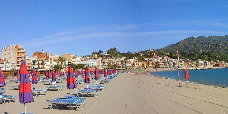 Ladruncoli da spiaggia presi a Giardini