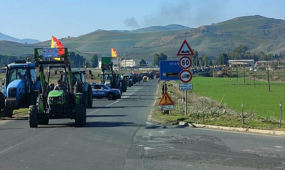 Contro la farina di grillo e la carne sintetica