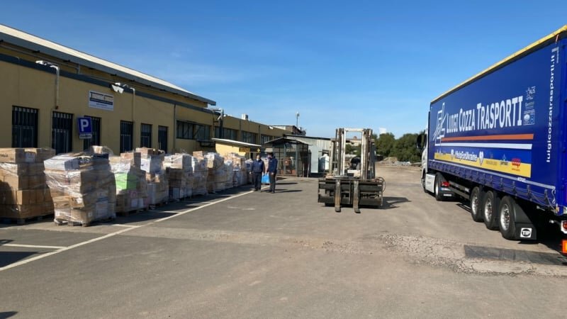 Tir di aiuti da Catania all'Ucraina Tir di aiuti da Catania all'Ucraina