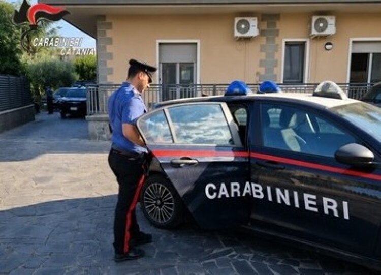 Evade dai domiciliari: 