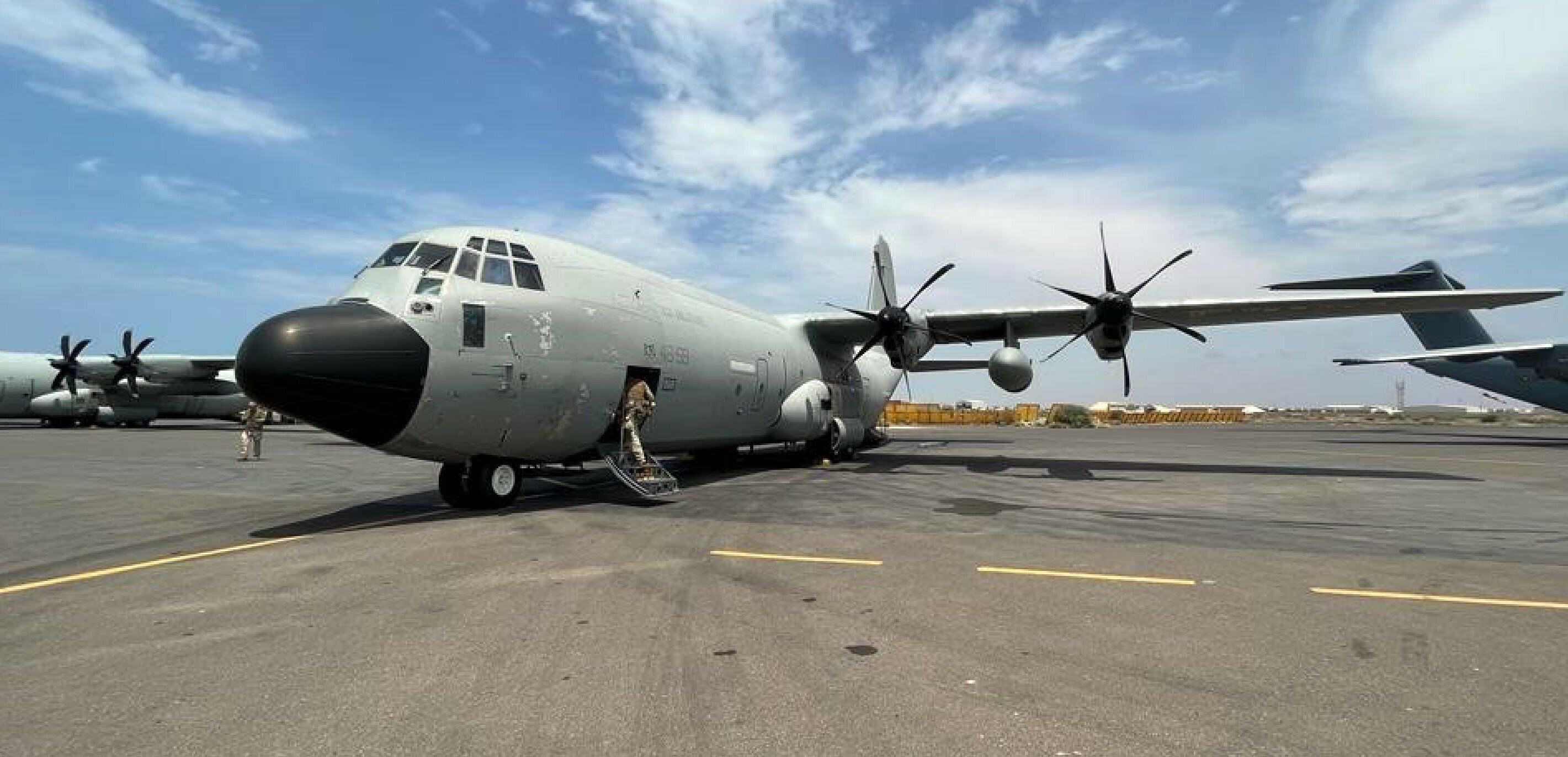 Guerra in Sudan, evacuati gli italiani da Khartoum Guerra in Sudan, evacuati gli italiani da Khartoum