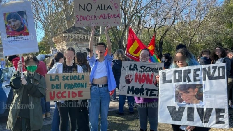 "Miur e ministri hanno le mani sporche di sangue"