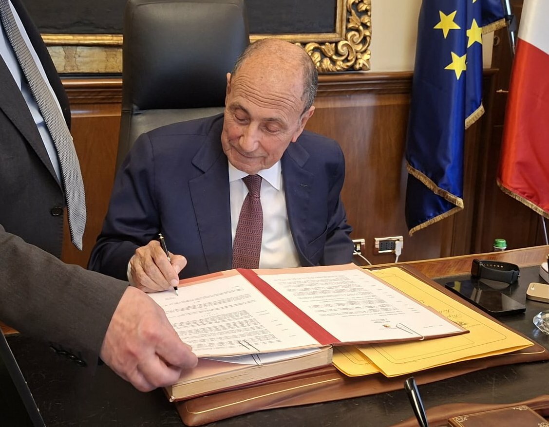 Gradimento per i governatori, Schifani stabile: sempre ultimo Gradimento per i governatori, Schifani stabile: sempre ultimo