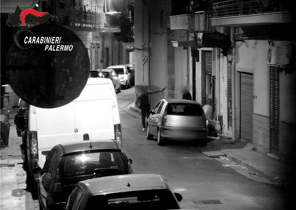Spari contro casa in centro storico: arrestato 29enne