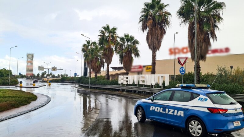 Catania: tenta di scappare su scooter rubato