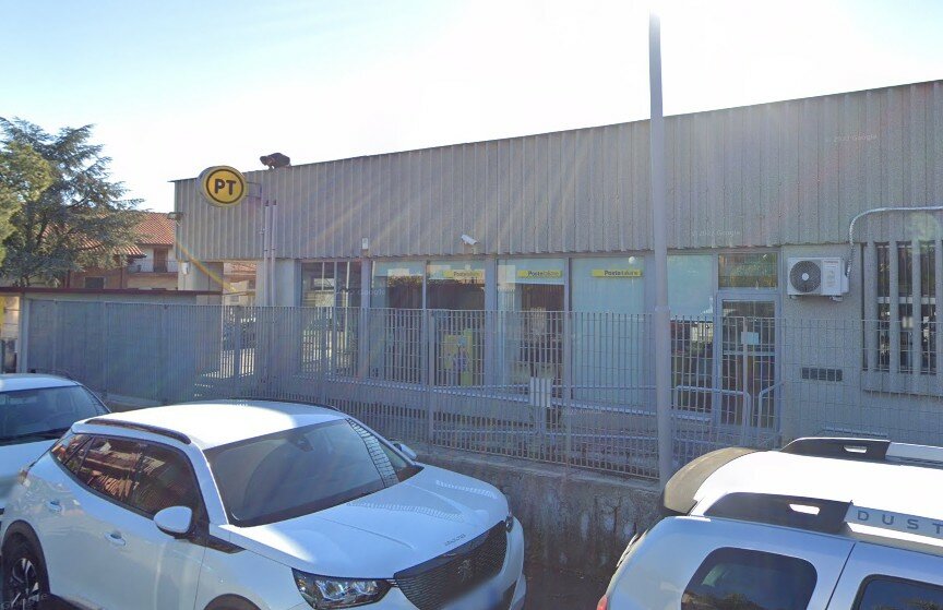 Ancora esplosivo: ma la Posta di Mascalucia resiste Ancora esplosivo: ma la Posta di Mascalucia resiste