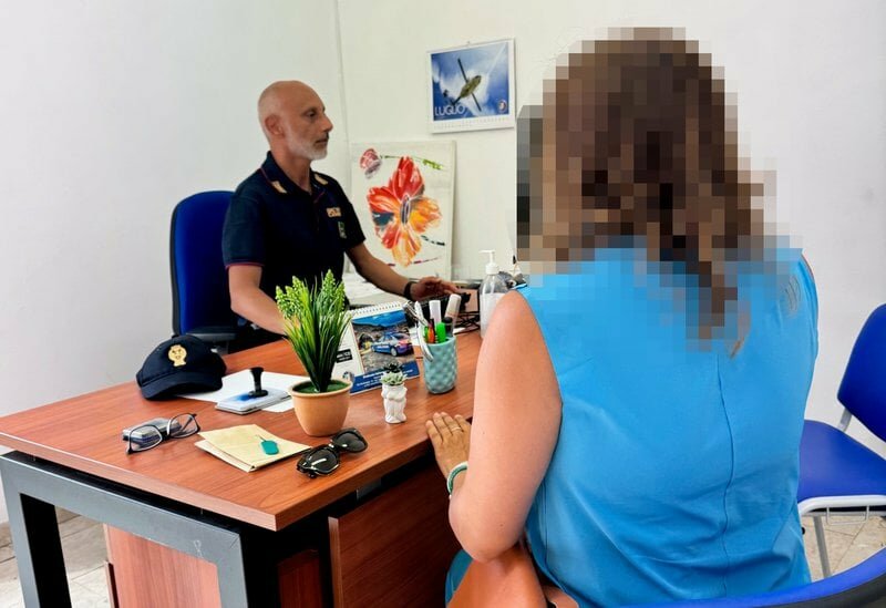 Ha divieto avvicinamento e si presenta a casa dell'ex
