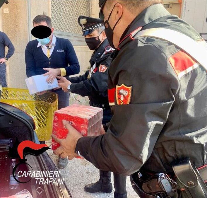 Ruba 10.000 euro di merce al suo supermercato