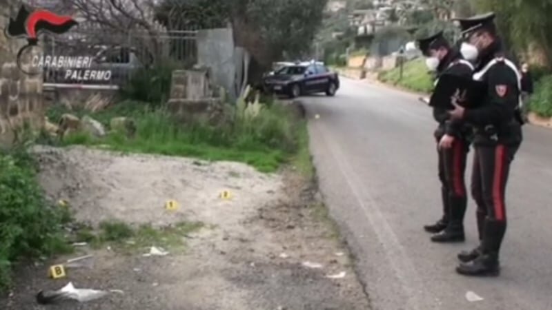 Rissa con sparatoria tra famiglie, si aggrava 17enne