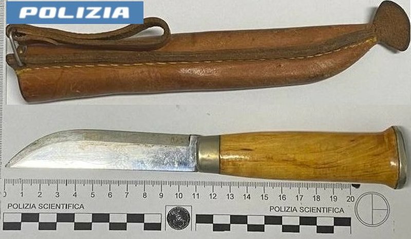 Vuole rapinare macelleria, ma trova un poliziotto