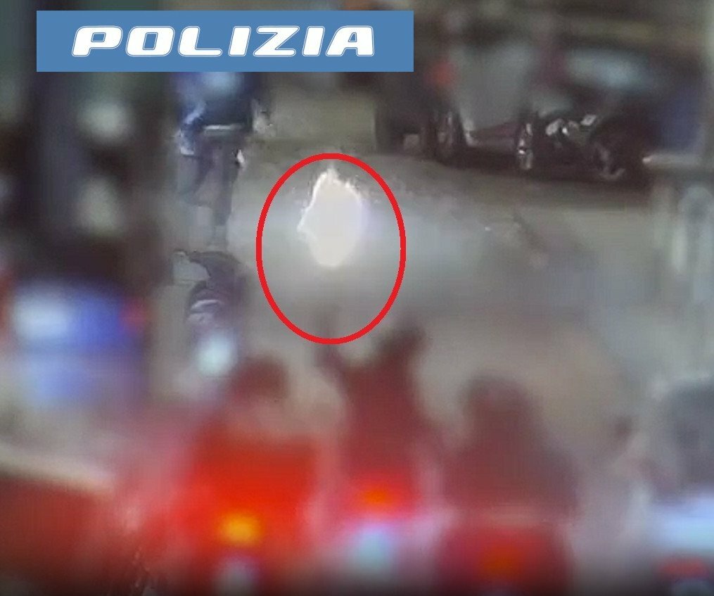 Armi, droga e il controllo del 'Traforo' a San Cristoforo: blitz contro i Carcagnusi, 32 indagati