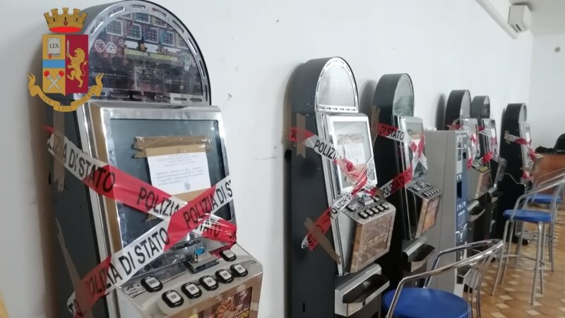 Sala giochi abusiva, multe per 70 mila euro