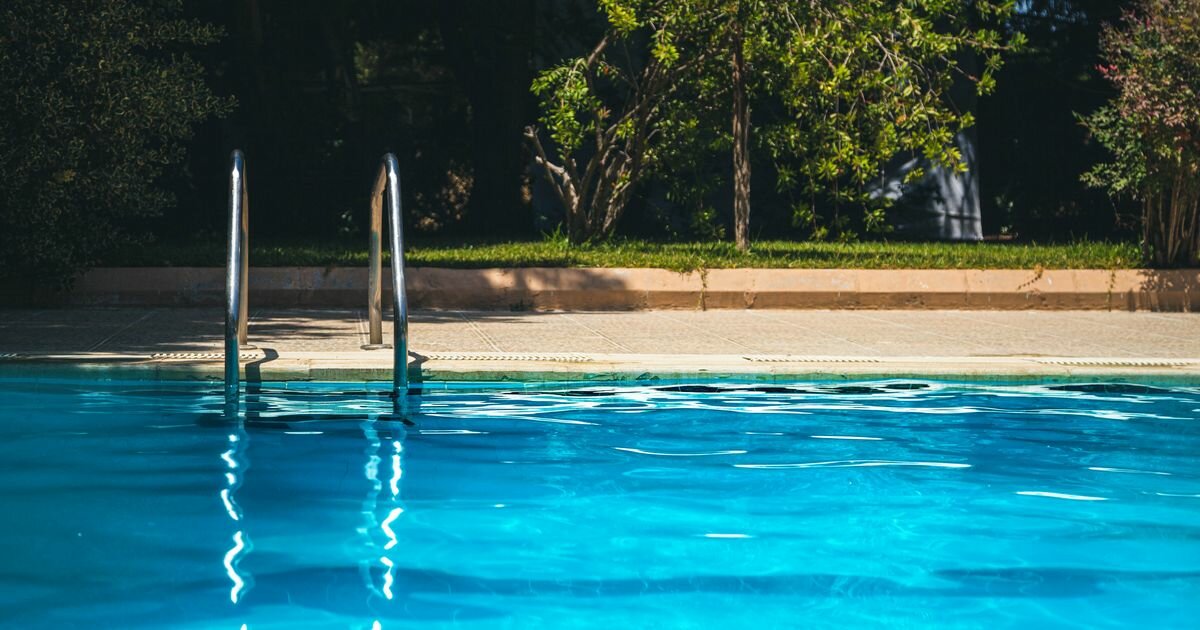 Bimba di due anni muore annegata in piscina