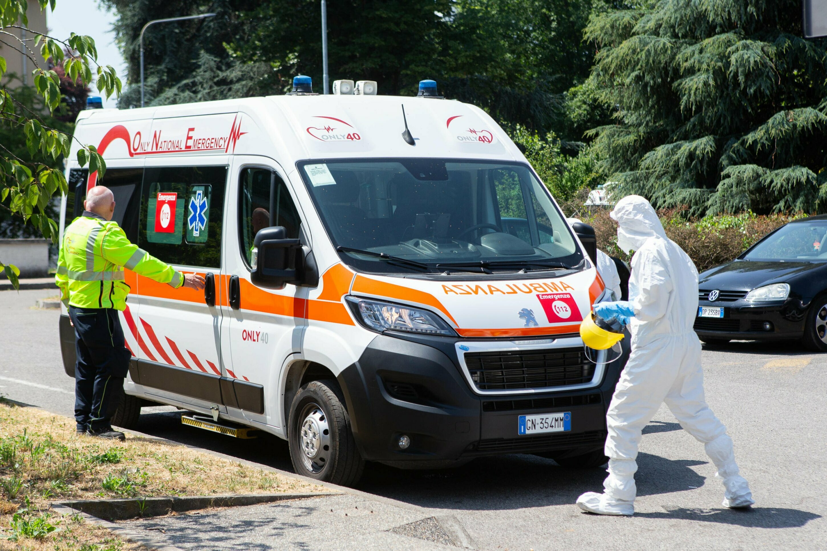 Ebola, negativi al test i due cooperanti rientrati dall'Uganda Ebola, negativi al test i due cooperanti rientrati dall'Uganda