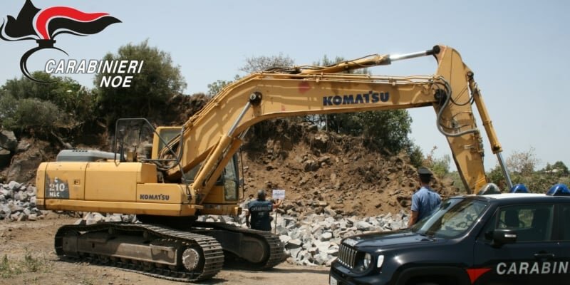 Ragalna, cava abusiva in area con vincolo paesaggistico
