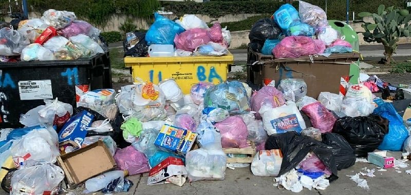 Catania: emergenza rifiuti, soluzione dalla Regione