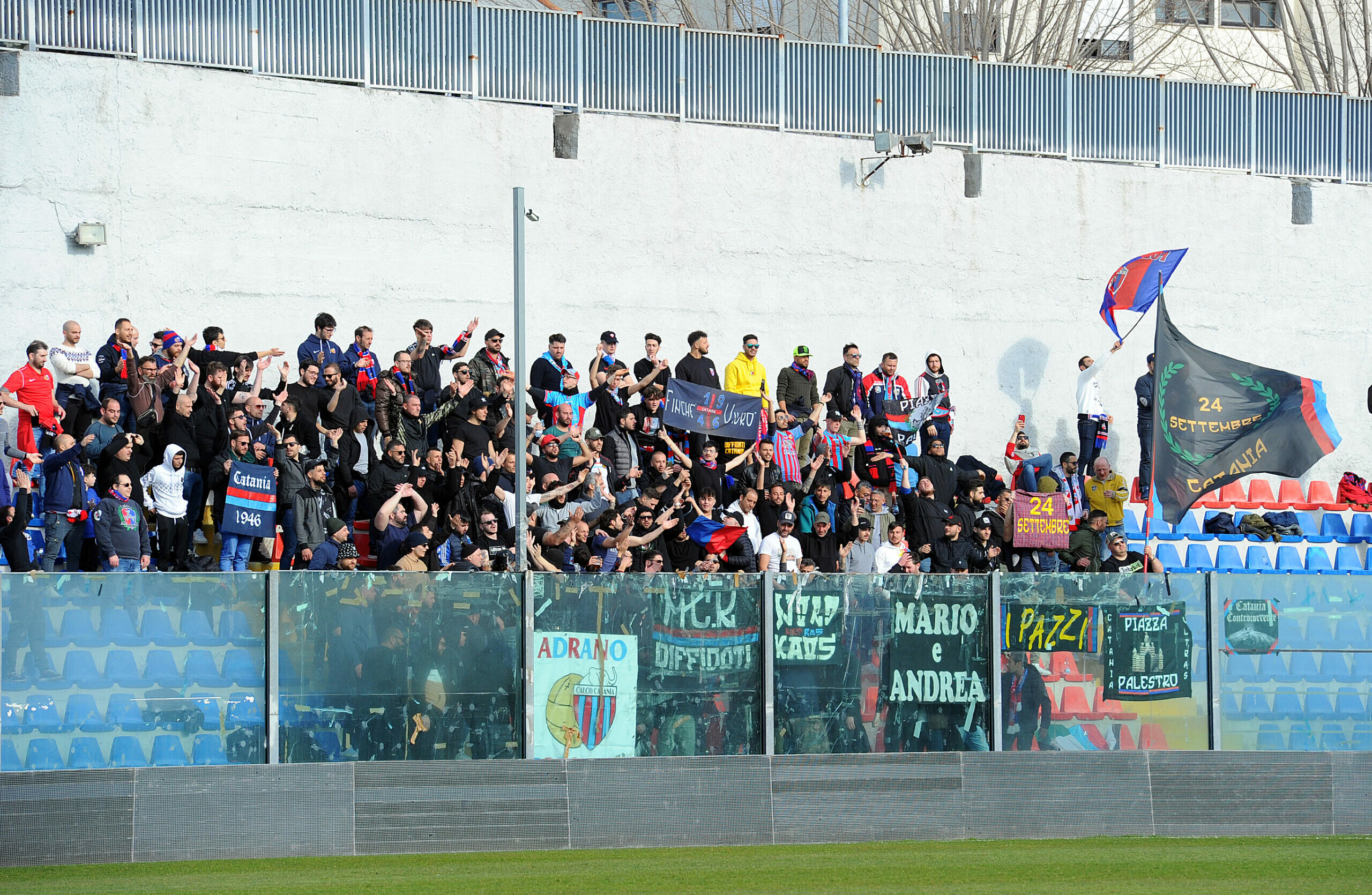 Catania, doppio divieto per Salerno