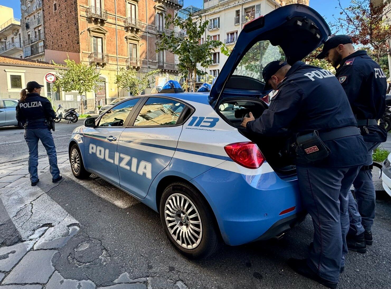 Catania, lite al supermercato finisce a schiaffi e tirate di capelli