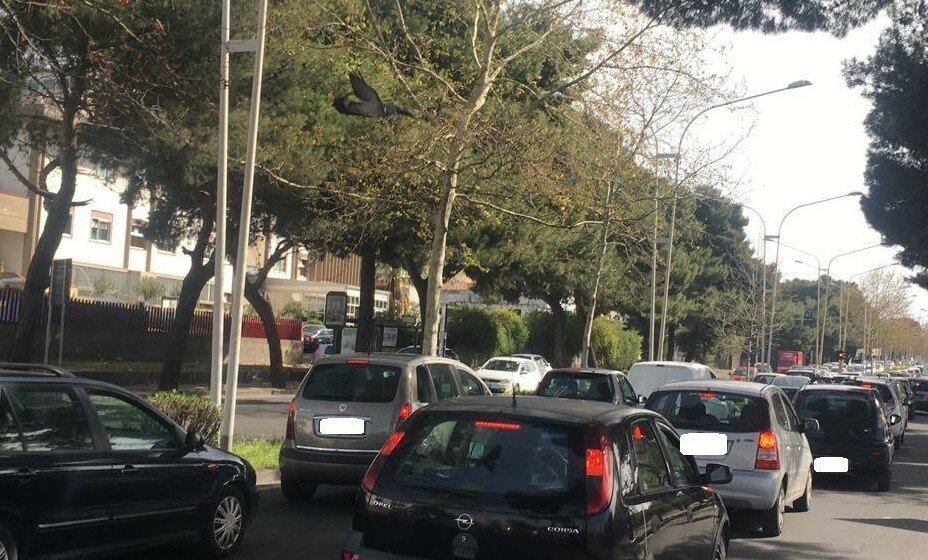 Tornano le scuole: e Catania subito si ingolfa