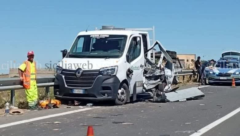 Operai del cantiere travolti sulla Ragusa-Catania Operai del cantiere travolti sulla Ragusa-Catania