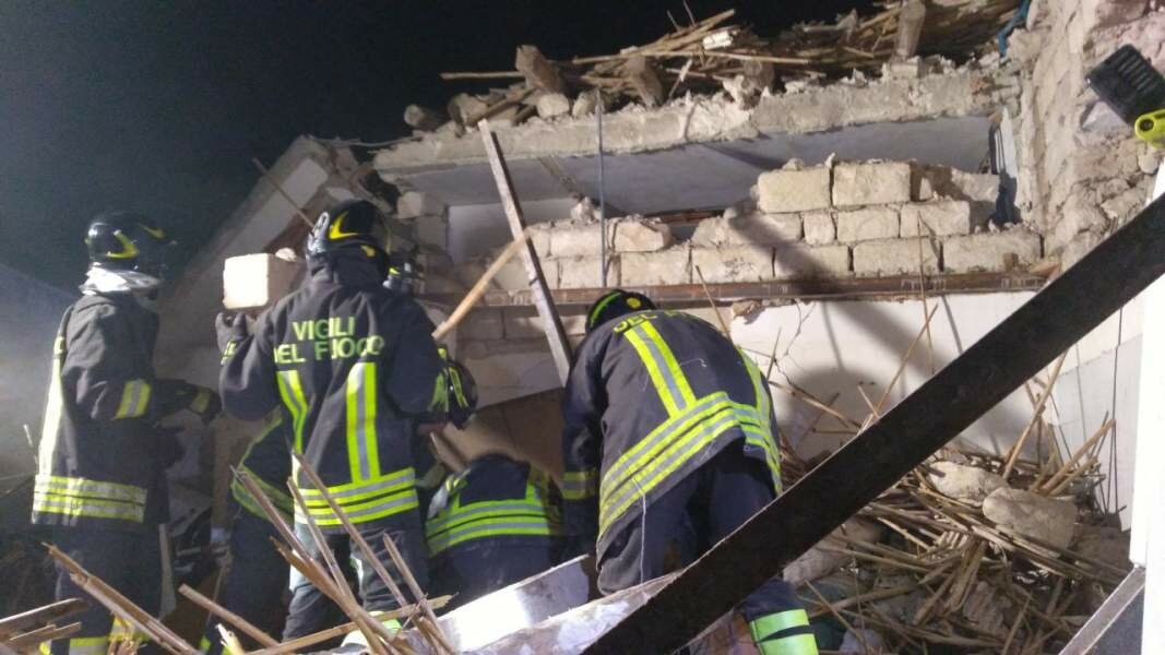 Esplosione in casa, un morto a Modica Esplosione in casa, un morto a Modica