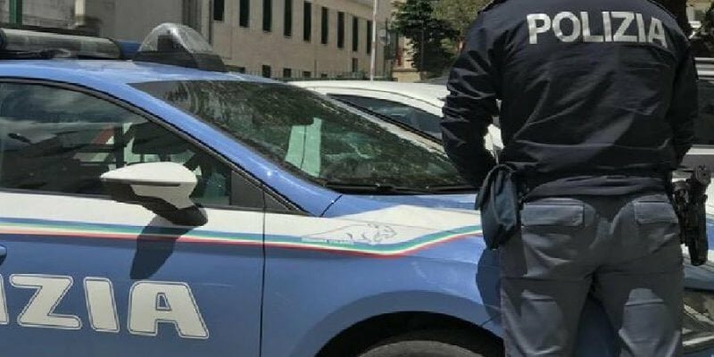 Catania: pronti a rubare l'auto con la gru