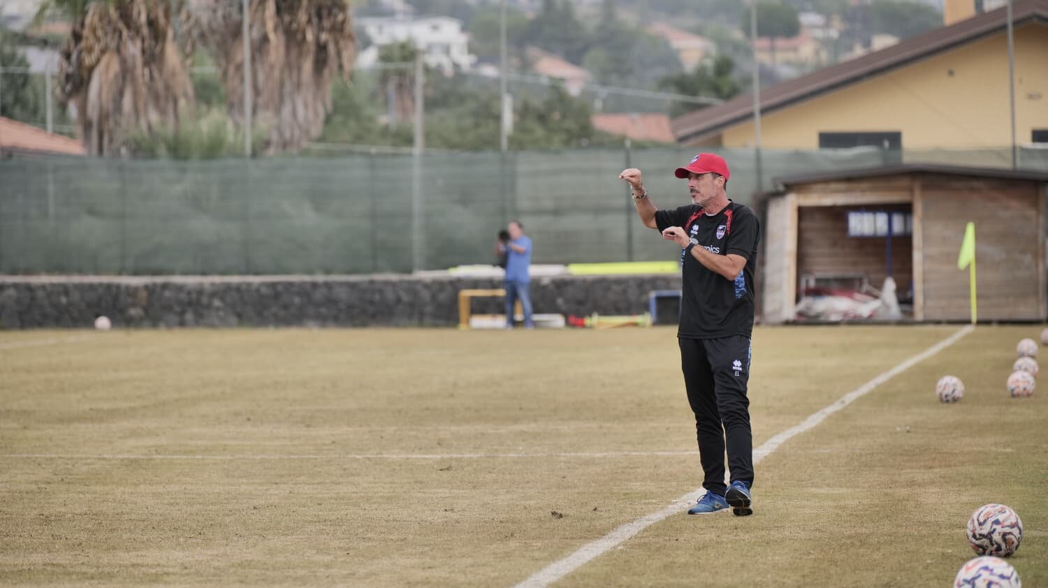 Catania, fuori in tre