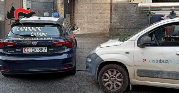 Luce e acqua gratis: scovati 18 ladri catanesi