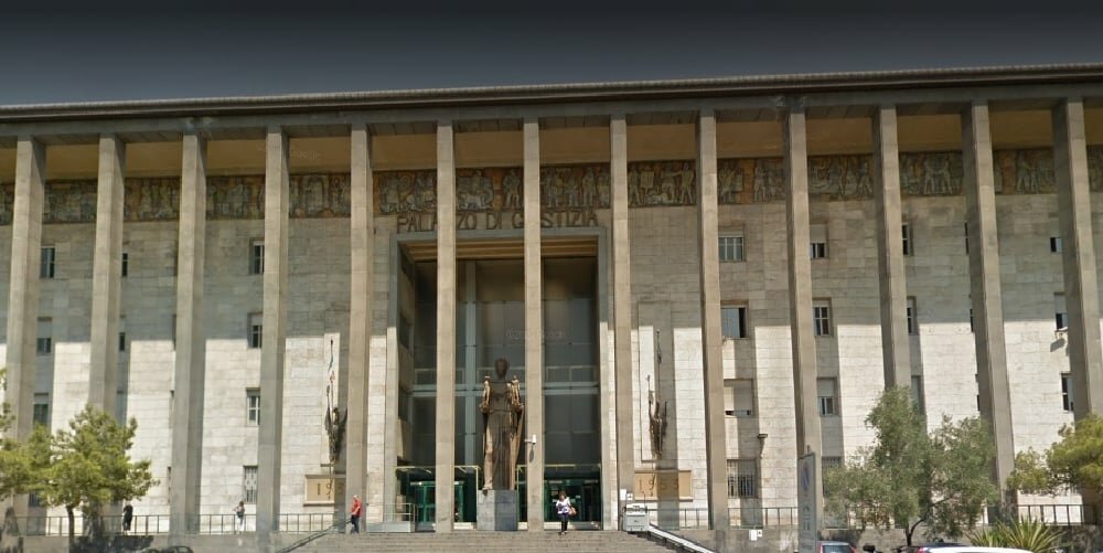 Offese e minacce sui social ai magistrati catanesi