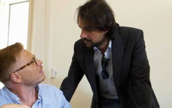 La villa è un caso: La Vardera espelle il vicesindaco e litiga con Sodano La villa è un caso: La Vardera espelle il vicesindaco e litiga con Sodano