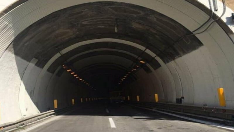 Attacco di panico in galleria: soccorsa da polizia