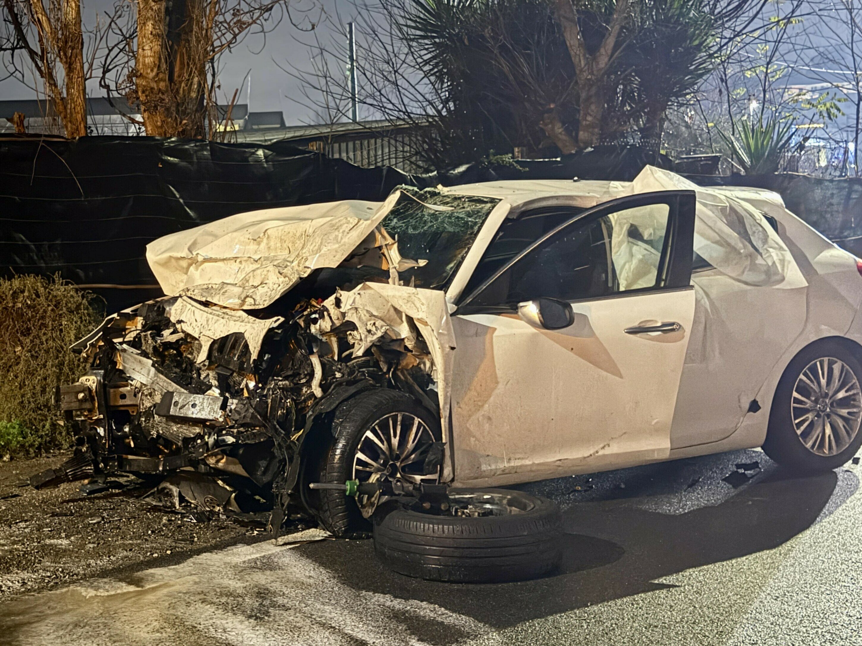 Scontro fra due auto: morti una donna e un 16enne