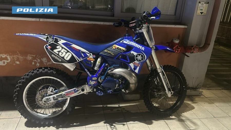 Catania: impenna in moto senza patente n&eacute; targa